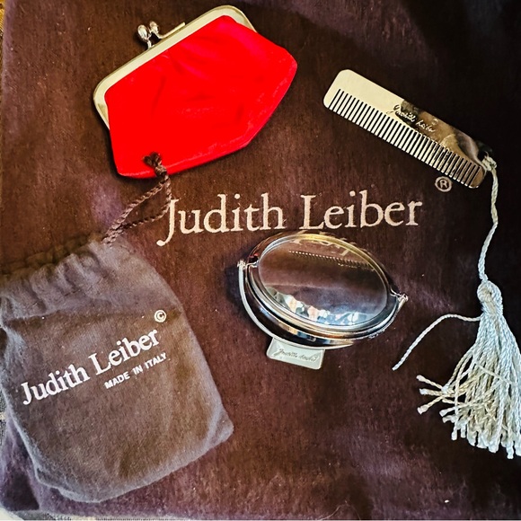 Vibrant Red Clutch with Silver Clasp - Picture 6 of 9